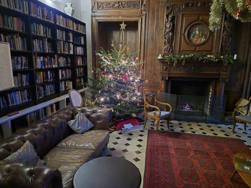 Juleoppyntning i biblioteket